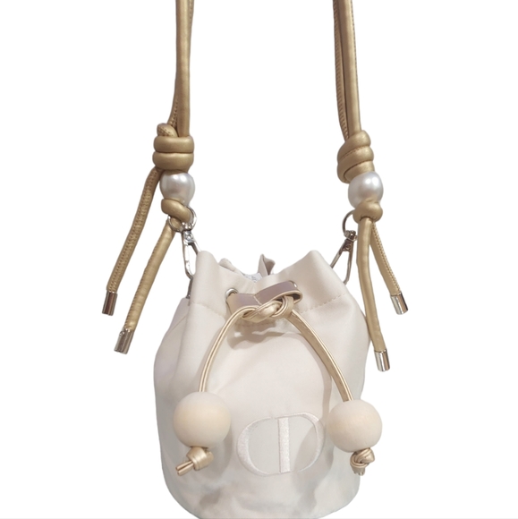 Drawstring pouch - Picture 5 of 10